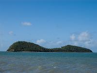 Cairns2009-25  Island just out from the beach, picture taken from the jetty : 2009 Holidays, Cairns, Queensland, road trip