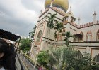 Singapore2011-124  passing the Sultan Mosque, Singapore's oldest mosque : 2011, Singapore, Wayne